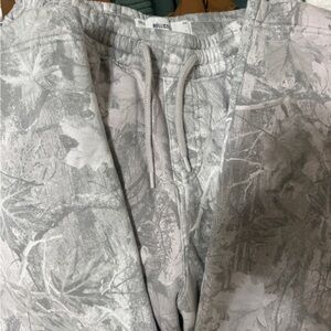 hollister gray camo sweatpants